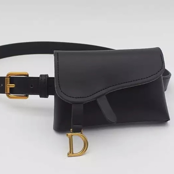 Small waist bag with strap. - Picture 1 of 6